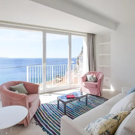 Awesome In With Kitchen Holiday home Scilla