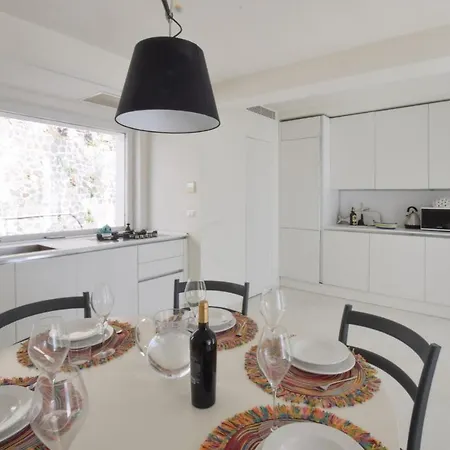 Beach Front Home In Scilla With Wifi Feriehus